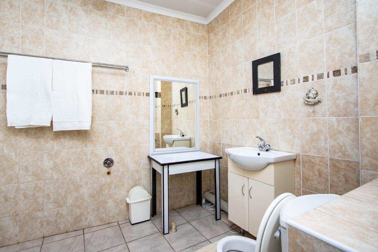 Willow Guest House Boksburg Ngoại thất bức ảnh