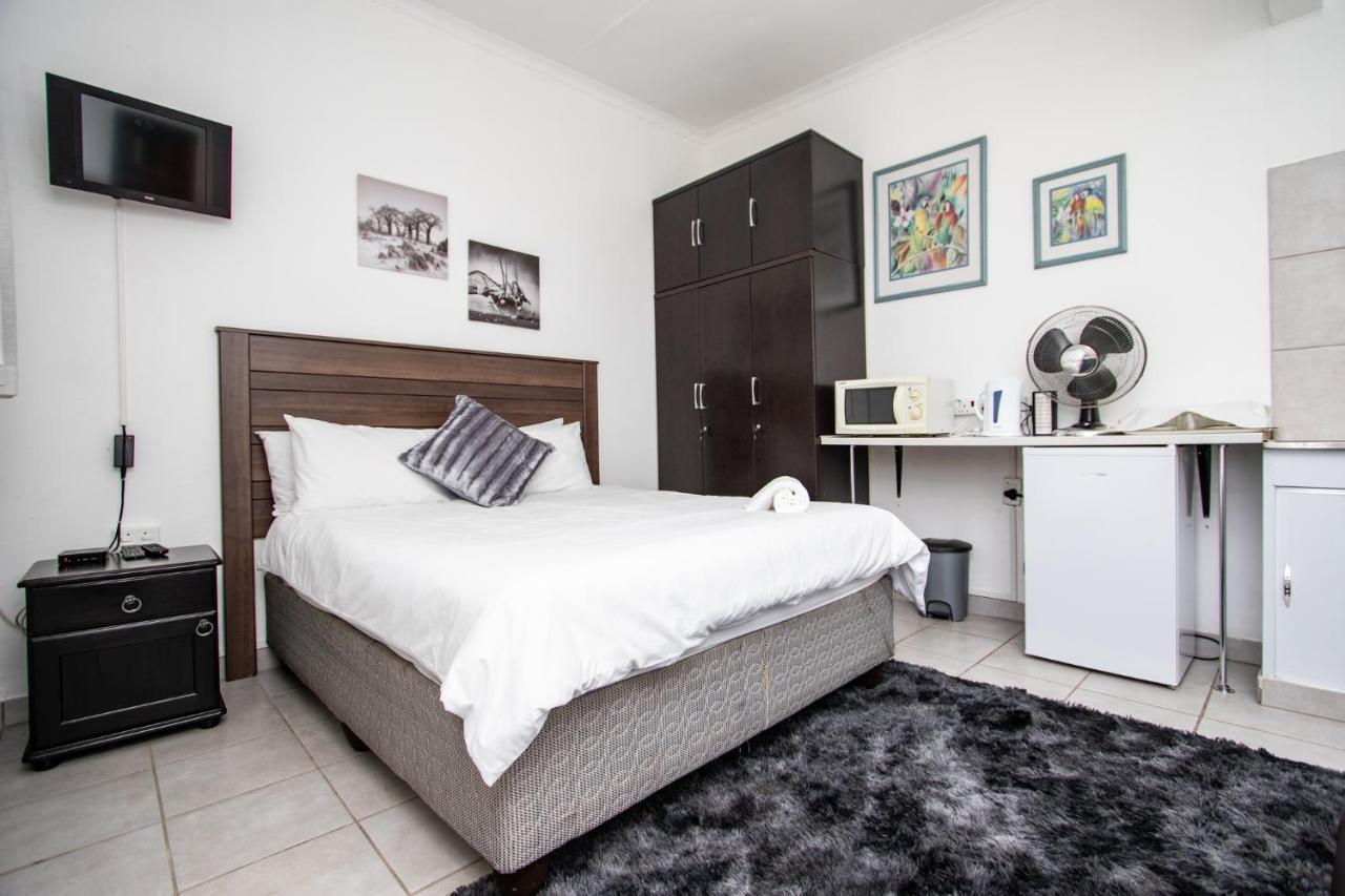 Willow Guest House Boksburg Ngoại thất bức ảnh