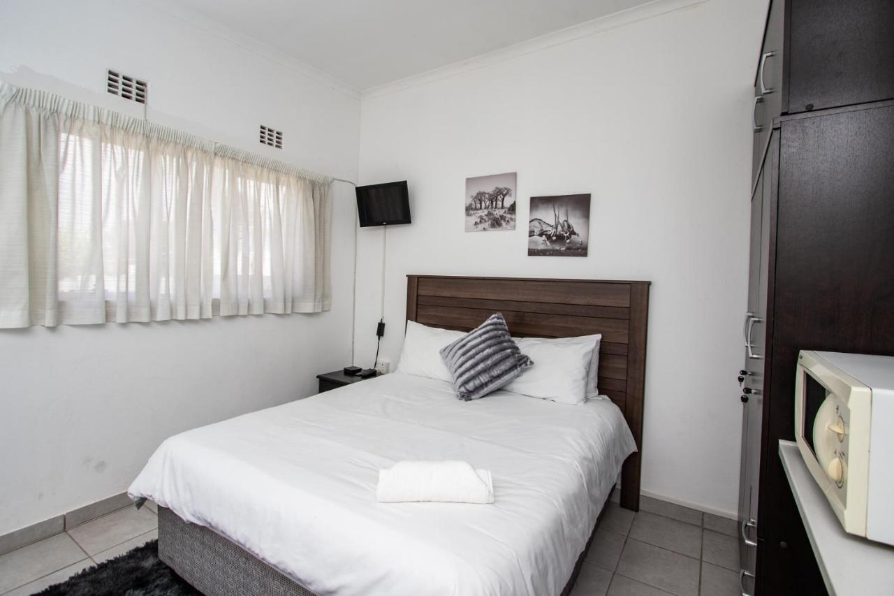 Willow Guest House Boksburg Ngoại thất bức ảnh