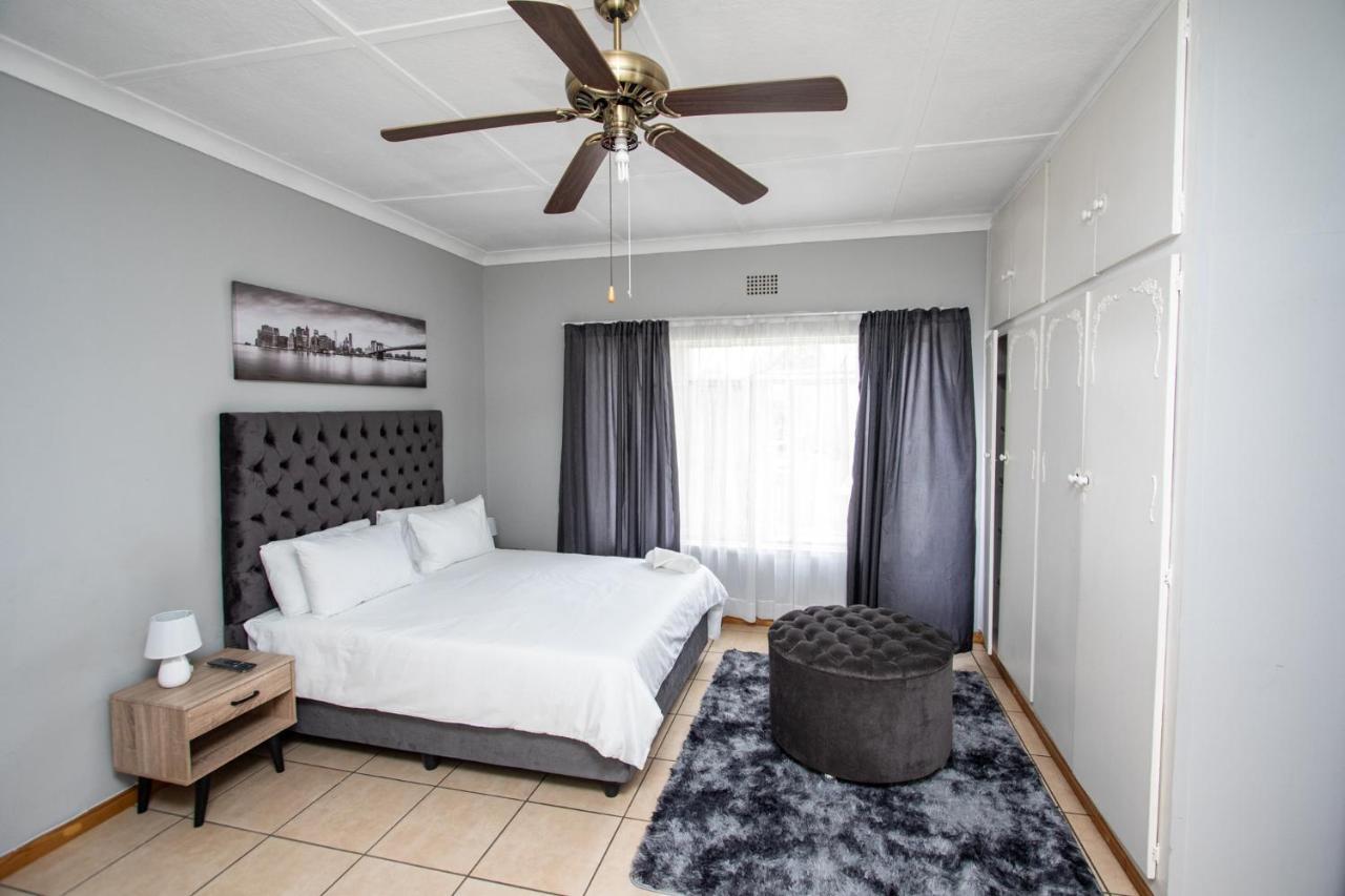 Willow Guest House Boksburg Ngoại thất bức ảnh