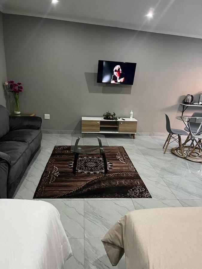 Willow Guest House Boksburg Ngoại thất bức ảnh