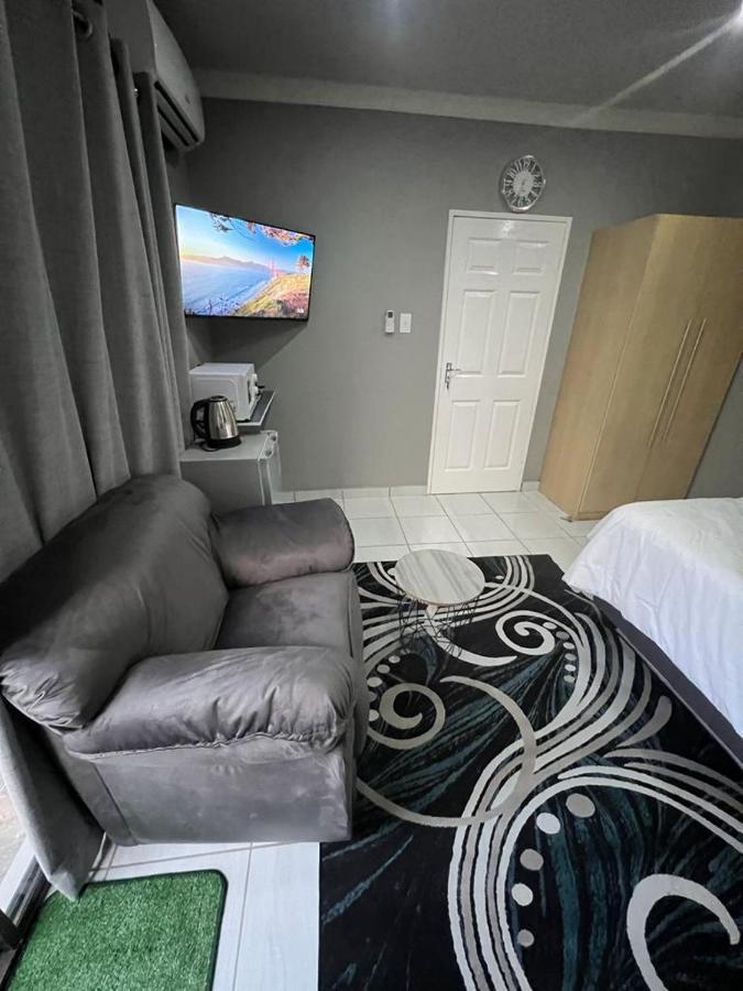 Willow Guest House Boksburg Ngoại thất bức ảnh