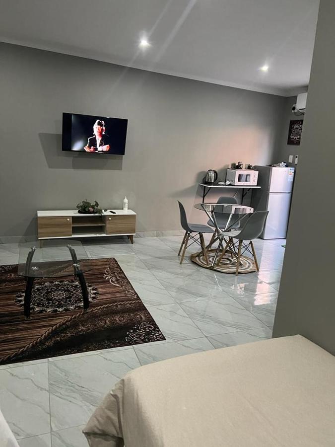 Willow Guest House Boksburg Ngoại thất bức ảnh