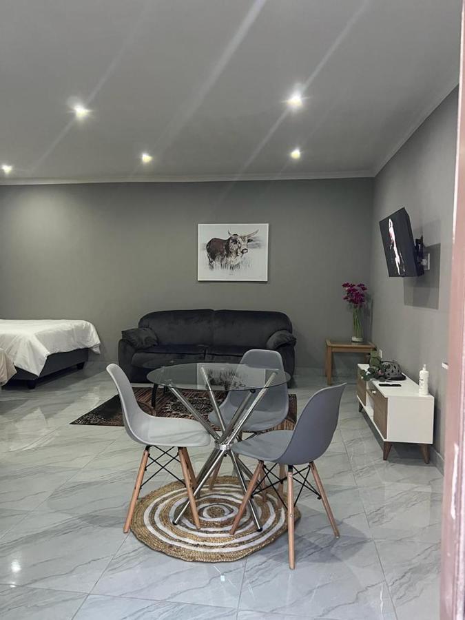 Willow Guest House Boksburg Ngoại thất bức ảnh