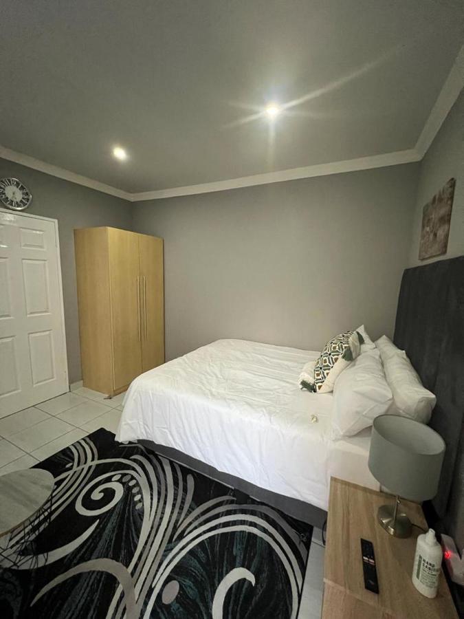Willow Guest House Boksburg Ngoại thất bức ảnh