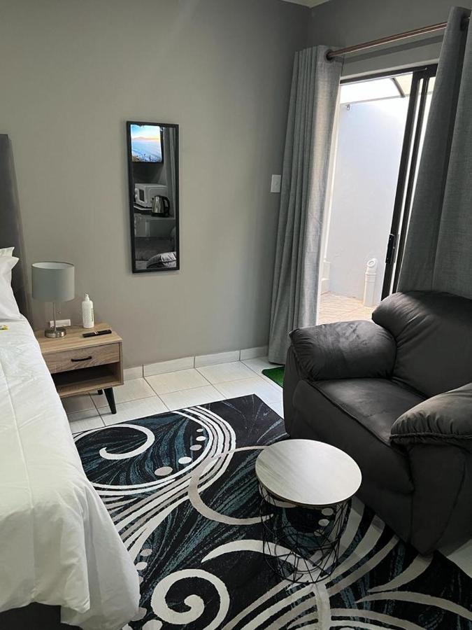 Willow Guest House Boksburg Ngoại thất bức ảnh