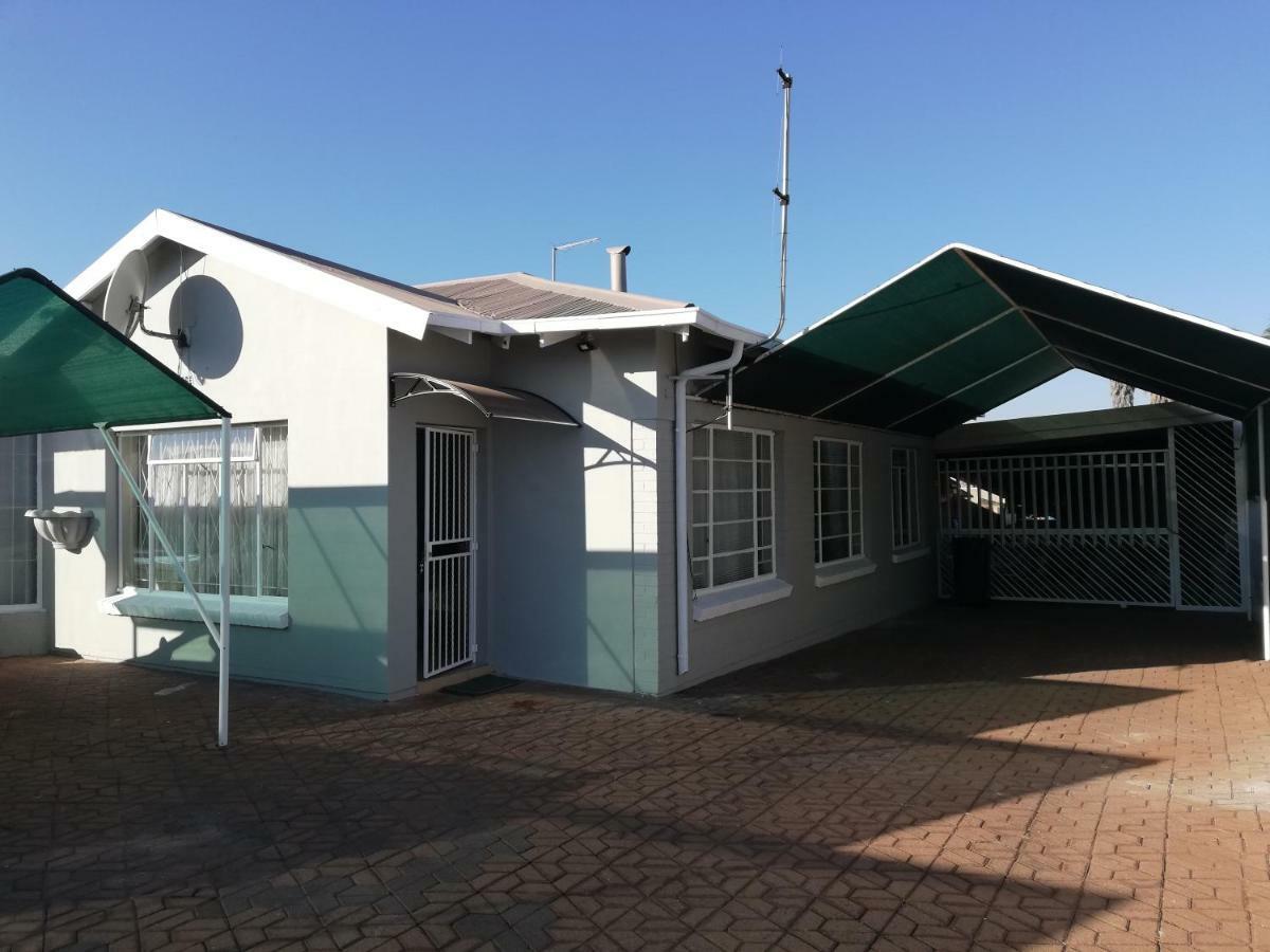 Willow Guest House Boksburg Ngoại thất bức ảnh